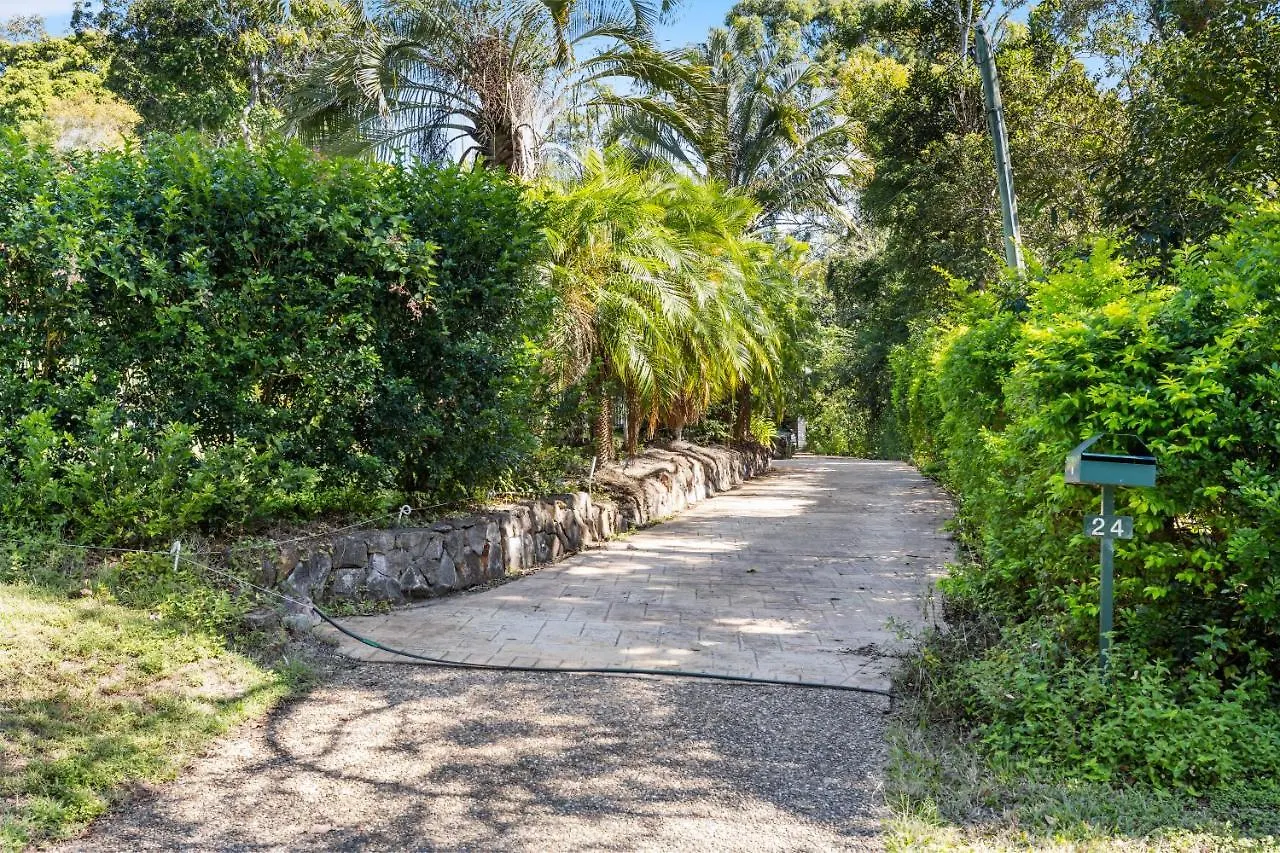 Villa Stylish Home In Fig Tree Pocket Near Lone Pine Brisbane Australia